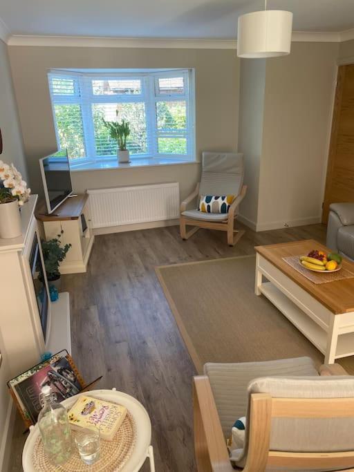 Beautiful 3 Bed Home In The Heart Of New Forest Hordle Exterior foto
